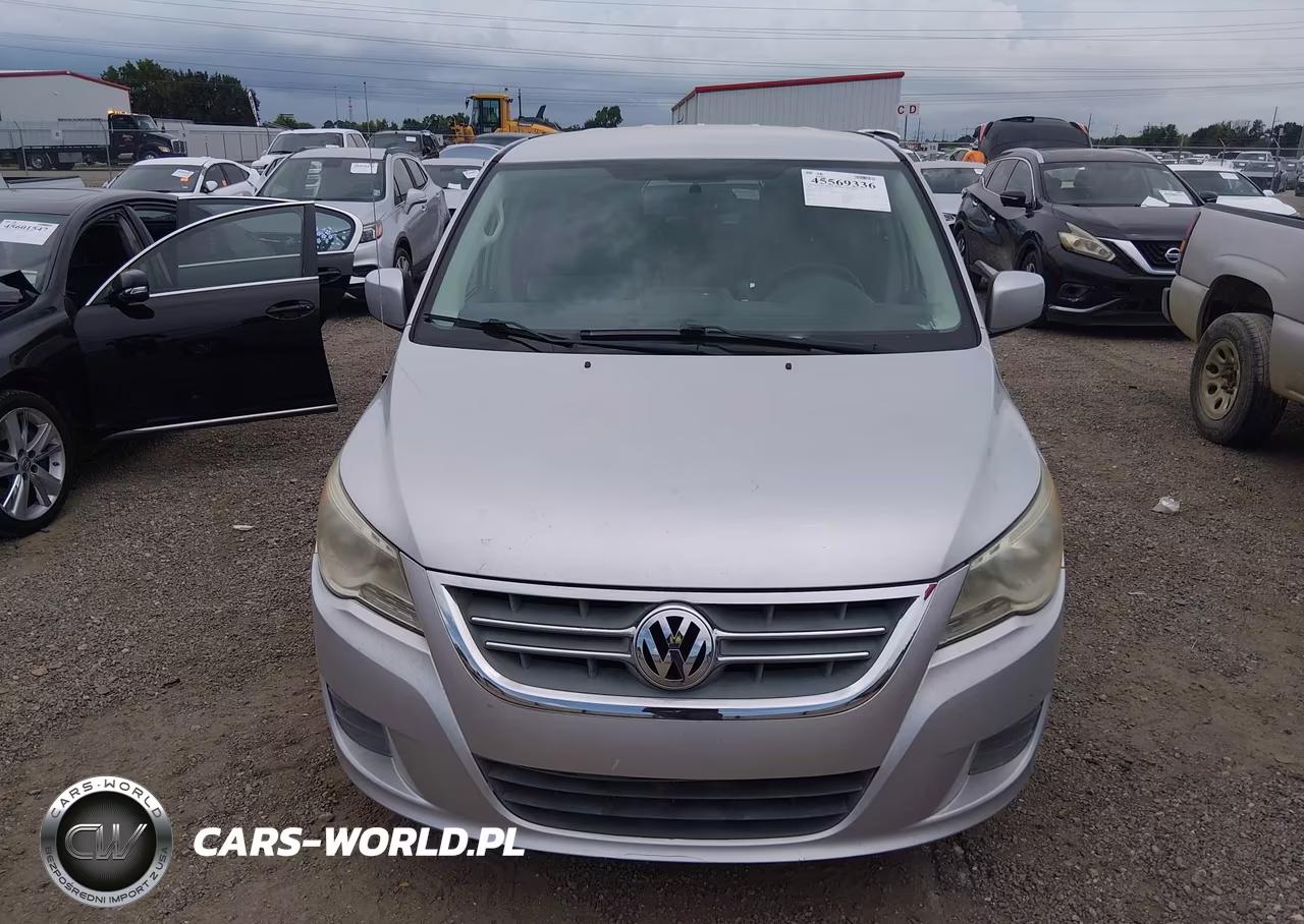 2010 Volkswagen Routan Se VIN:2V4RW3D14AR333146 - 6