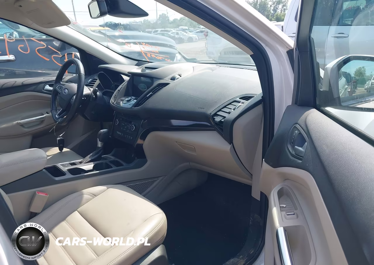 2017 Ford Escape Titanium VIN:1FMCU0J99HUE25781 - 5