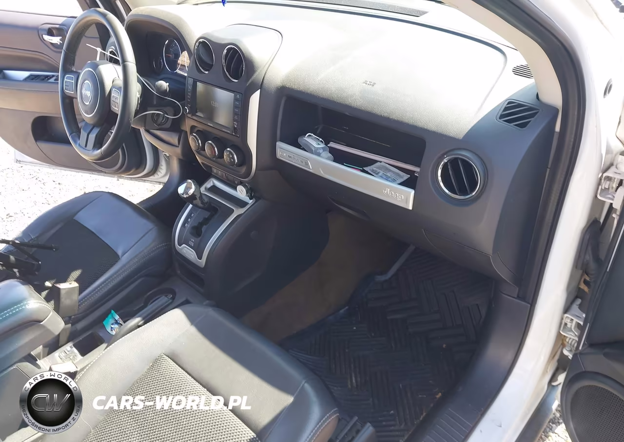 2014 Jeep Compass Latitude VIN:1C4NJDEBXED647770 - 5