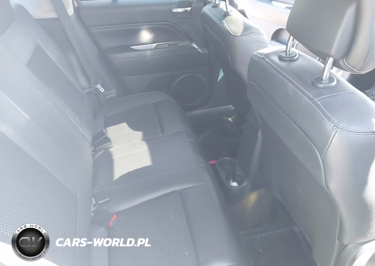 2014 Jeep Compass Latitude VIN:1C4NJDEBXED647770 - 8