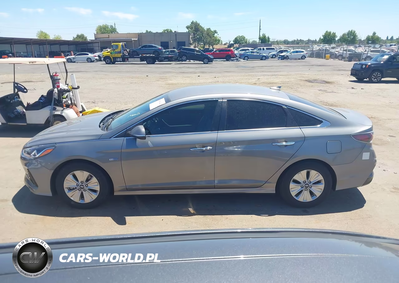 2018 Hyundai Sonata Hybrid Se VIN:KMHE24L3XJA085837 - 14