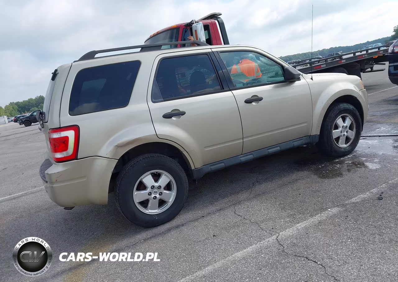 2011 Ford Escape Xlt VIN:1FMCU0D70BKB67051 - 4