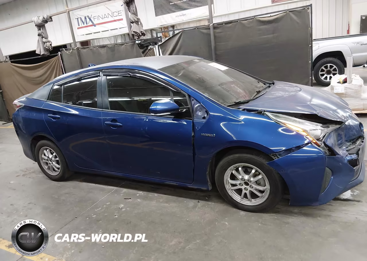 2018 Toyota Prius Three VIN:JTDKARFU7J3549179 - 13
