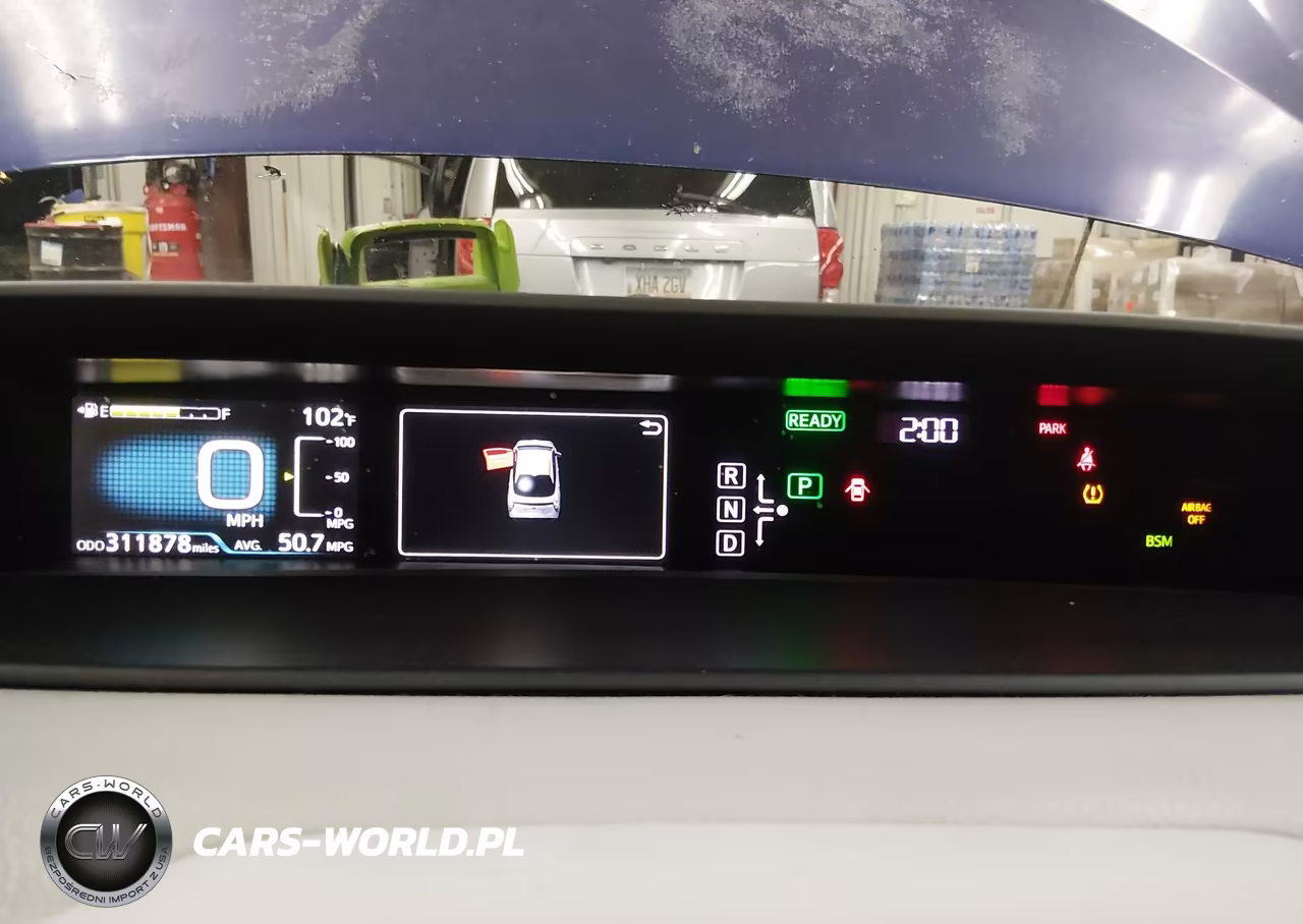 2018 Toyota Prius Three VIN:JTDKARFU7J3549179 - 7