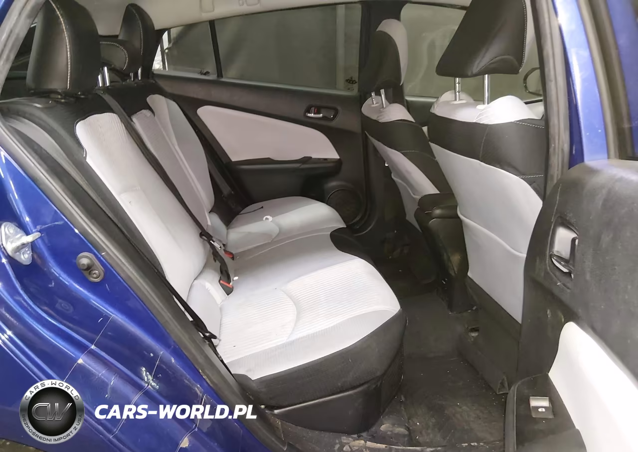 2018 Toyota Prius Three VIN:JTDKARFU7J3549179 - 8