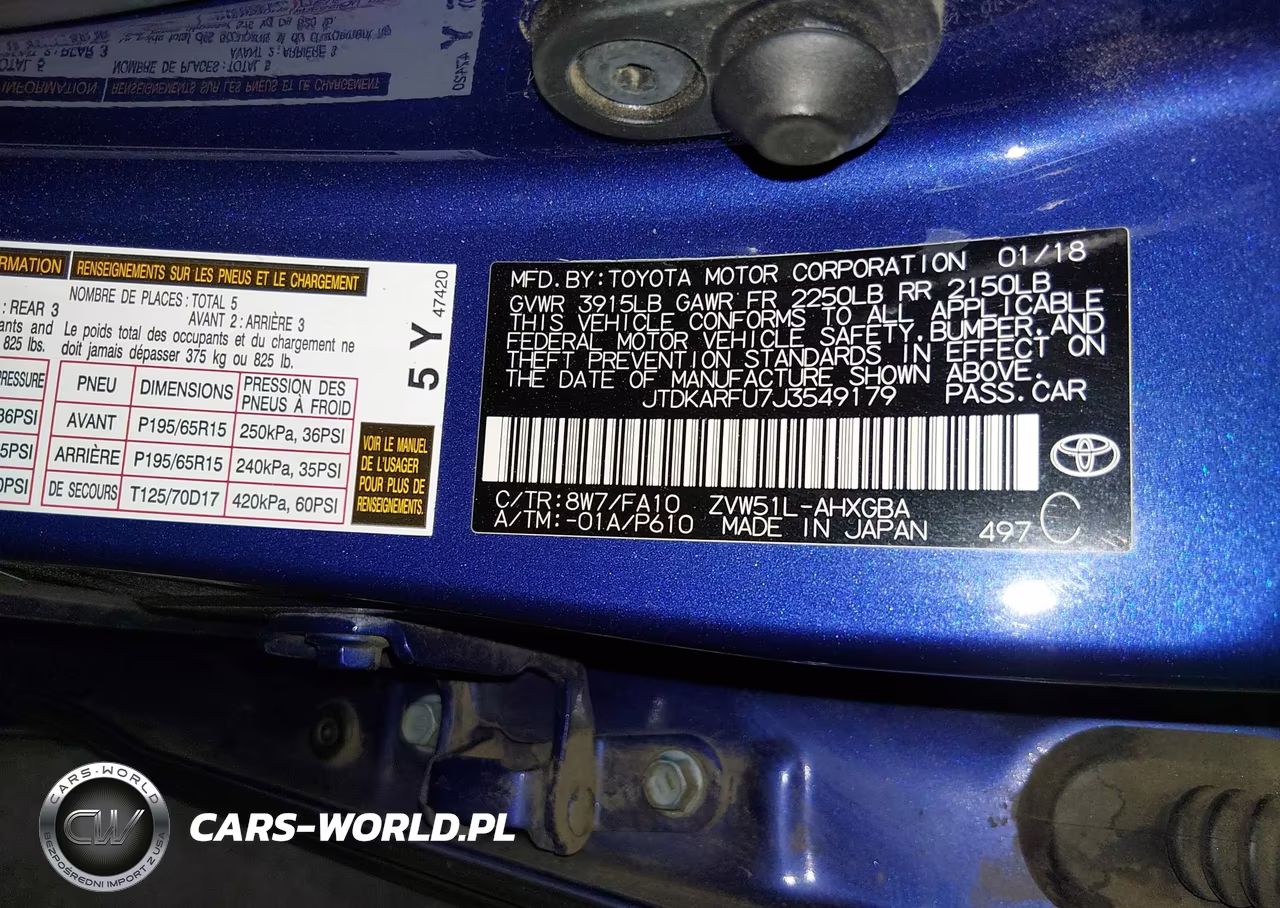 2018 Toyota Prius Three VIN:JTDKARFU7J3549179 - 9