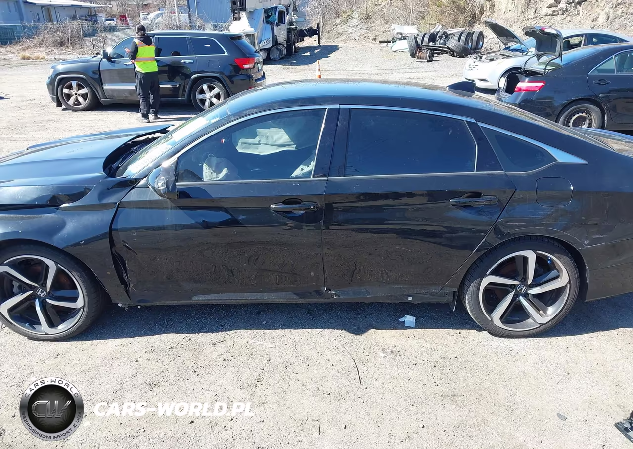 2018 Honda Accord Sport VIN:1HGCV1F39JA041021 - 15