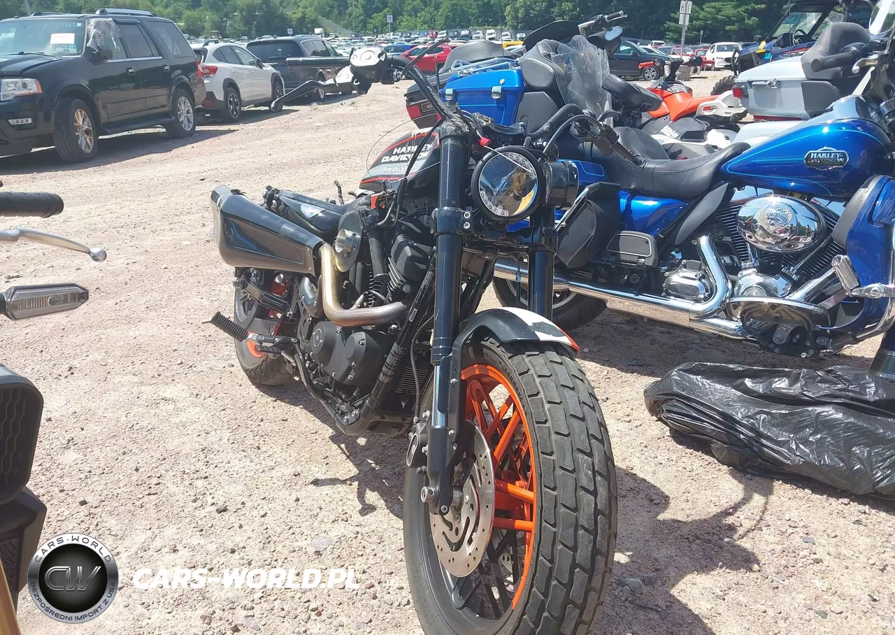 2012 Harley-Davidson Xl1200 C – zdjęcie 1 z 18