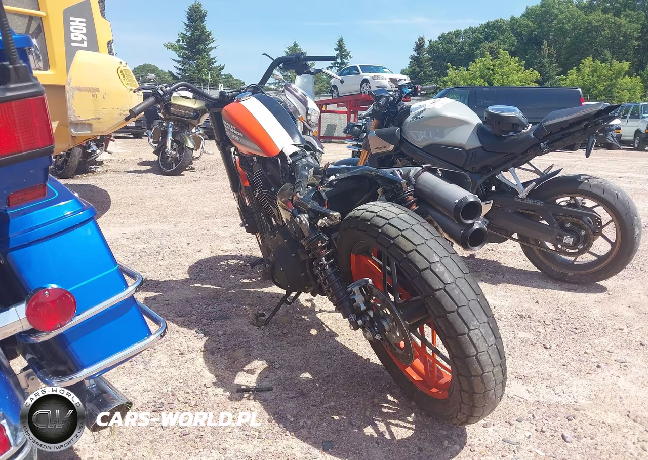 2012 Harley-Davidson Xl1200 C VIN:1HD1CT313CC450387 - 3