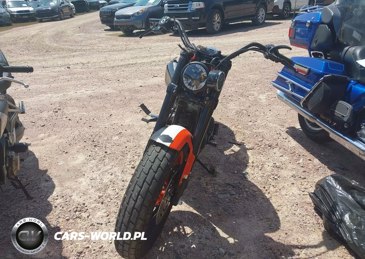 2012 Harley-Davidson Xl1200 C VIN:1HD1CT313CC450387 - 5