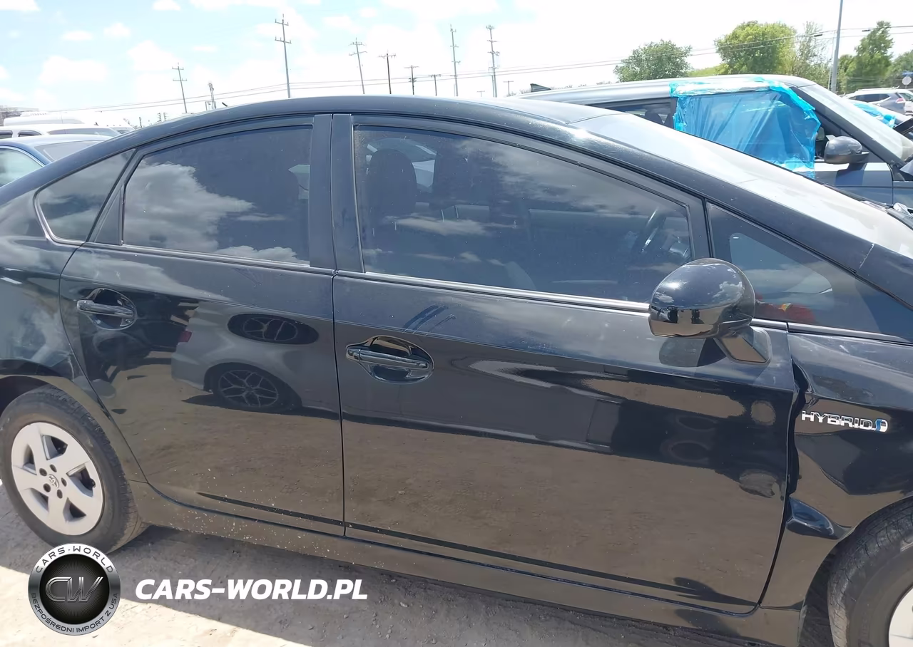 2011 Toyota Prius Two VIN:JTDKN3DU5B1365389 - 13