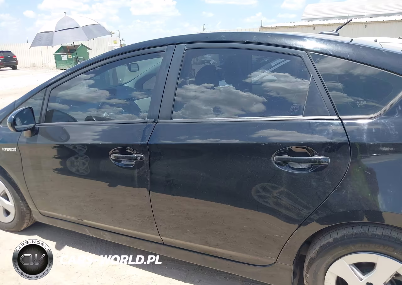 2011 Toyota Prius Two VIN:JTDKN3DU5B1365389 - 14