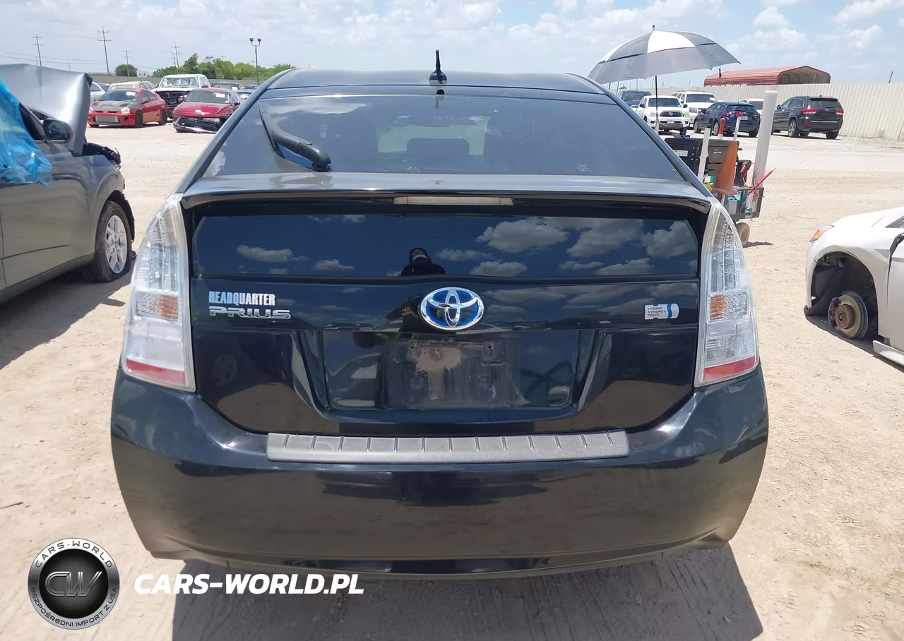 2011 Toyota Prius Two VIN:JTDKN3DU5B1365389 - 16
