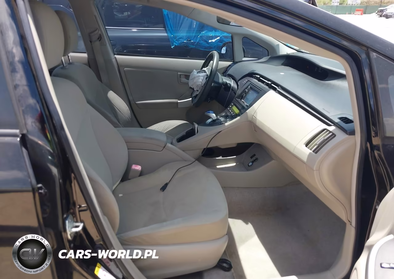 2011 Toyota Prius Two VIN:JTDKN3DU5B1365389 - 5