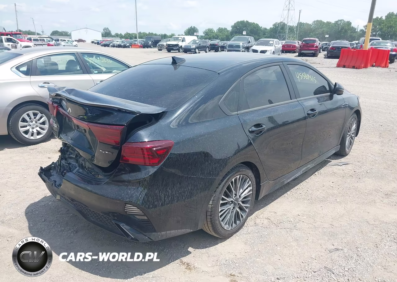 2023 Kia Forte Gt-Line VIN:3KPF54AD6PE670397 - 4