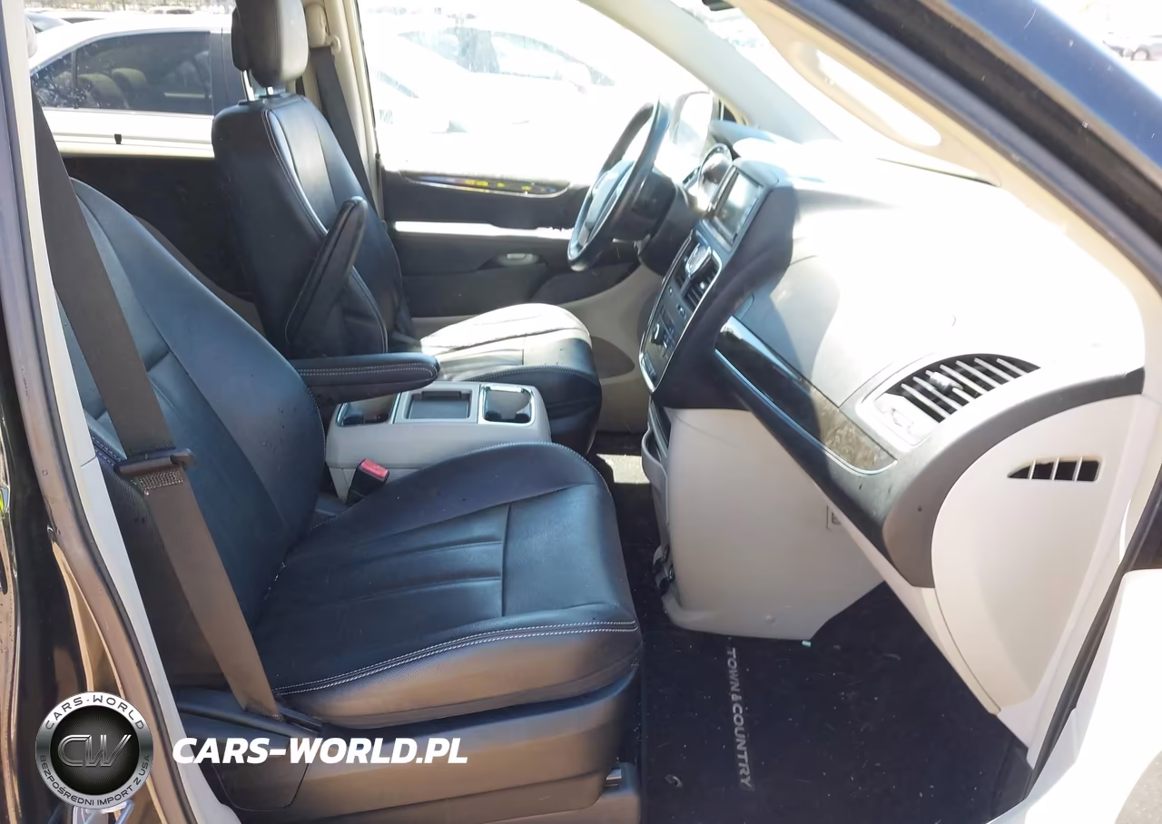 2014 Chrysler Town & Country Touring VIN:2C4RC1BG9ER420190 - 5