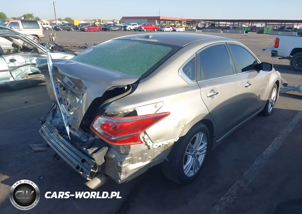 2014 Nissan Altima 2.5 S VIN:1N4AL3AP2EC423313 - 4