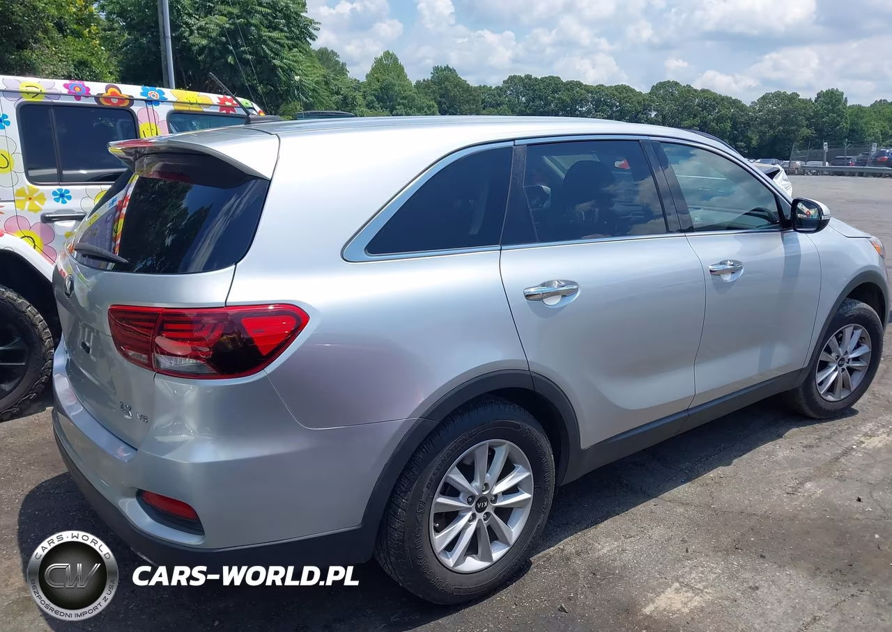 2019 Kia Sorento 3.3L Lx VIN:5XYPG4A52KG510715 - 4