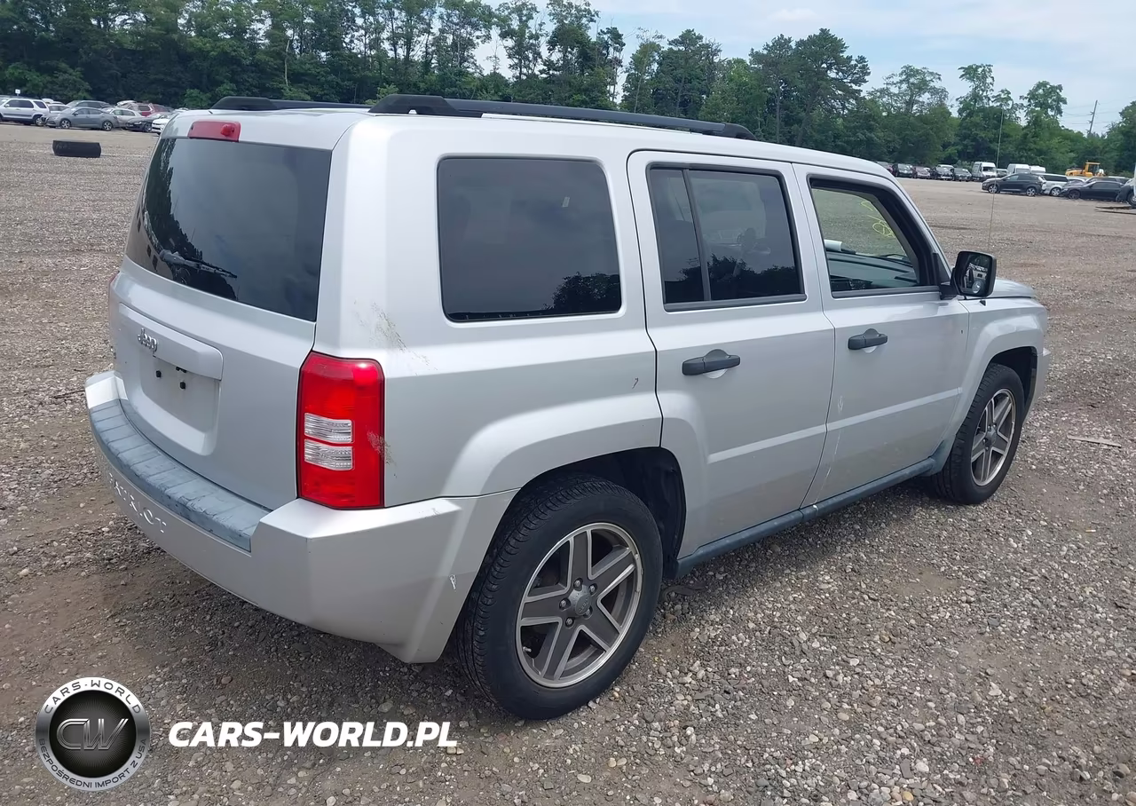 2008 Jeep Patriot Sport VIN:1J8FF28W38D766394 - 4