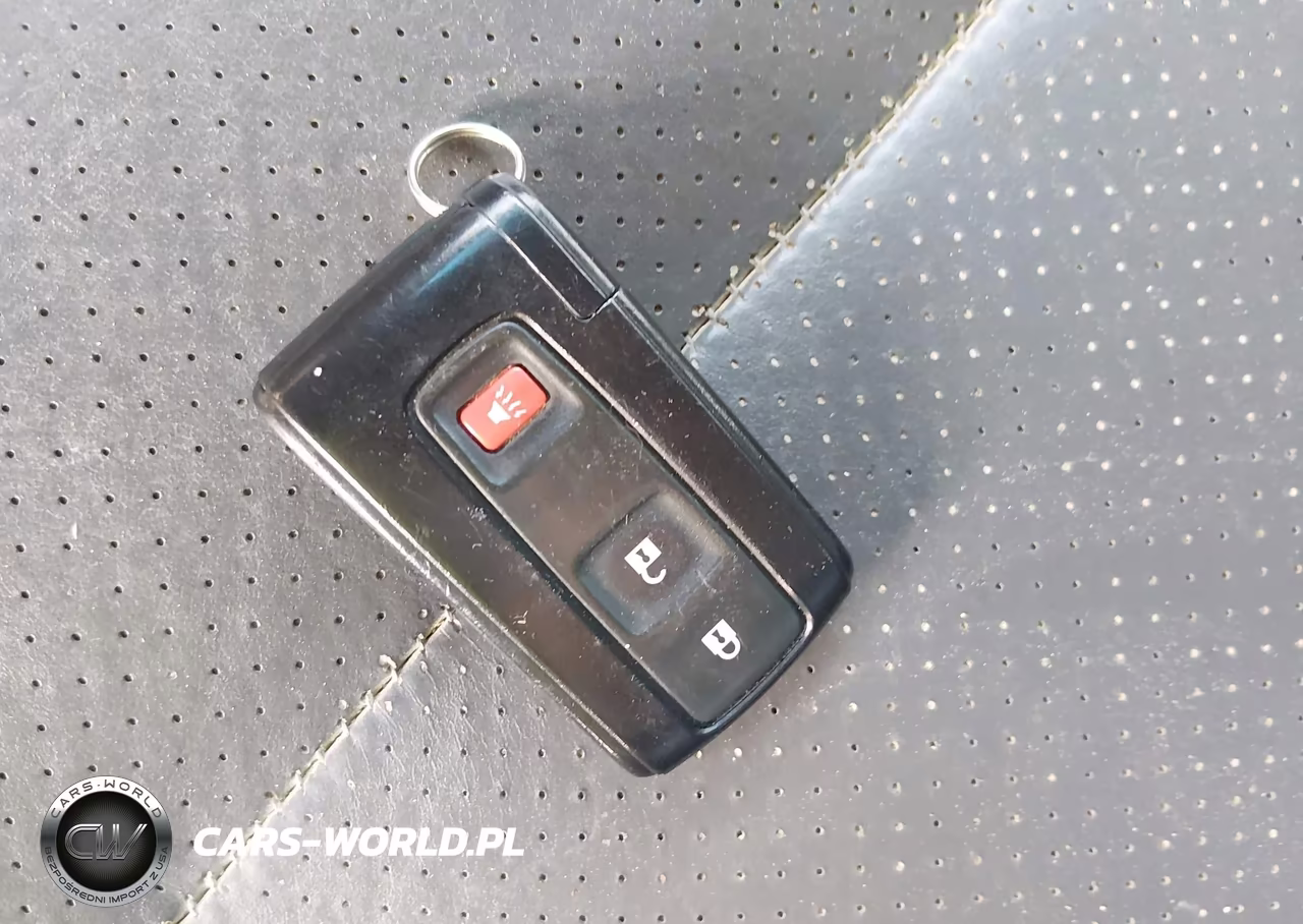 2008 Toyota Prius Touring VIN:JTDKB20UX87733189 - 11