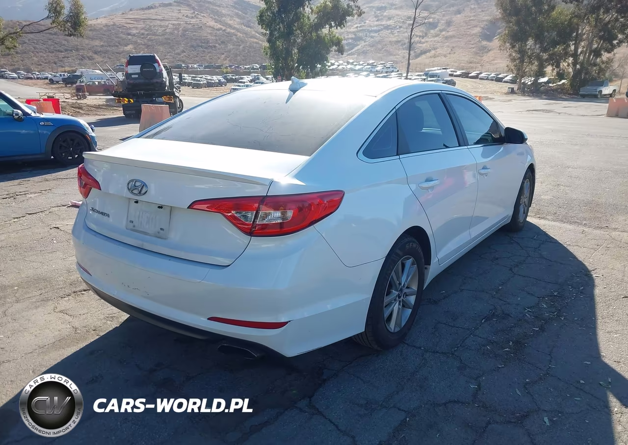 2016 Hyundai Sonata Se VIN:5NPE24AF2GH382782 - 4