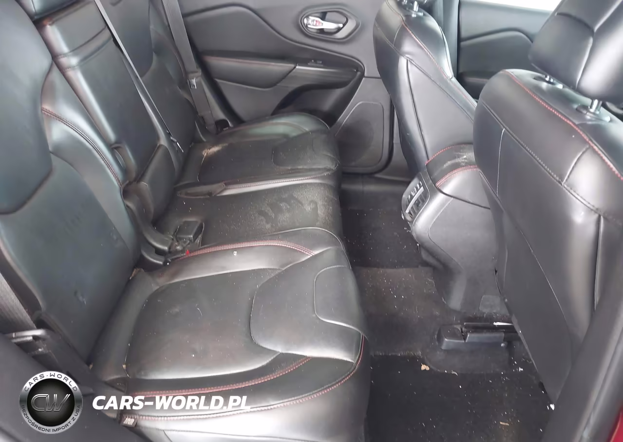 2016 Jeep Cherokee Trailhawk VIN:1C4PJMBS1GW104585 - 8