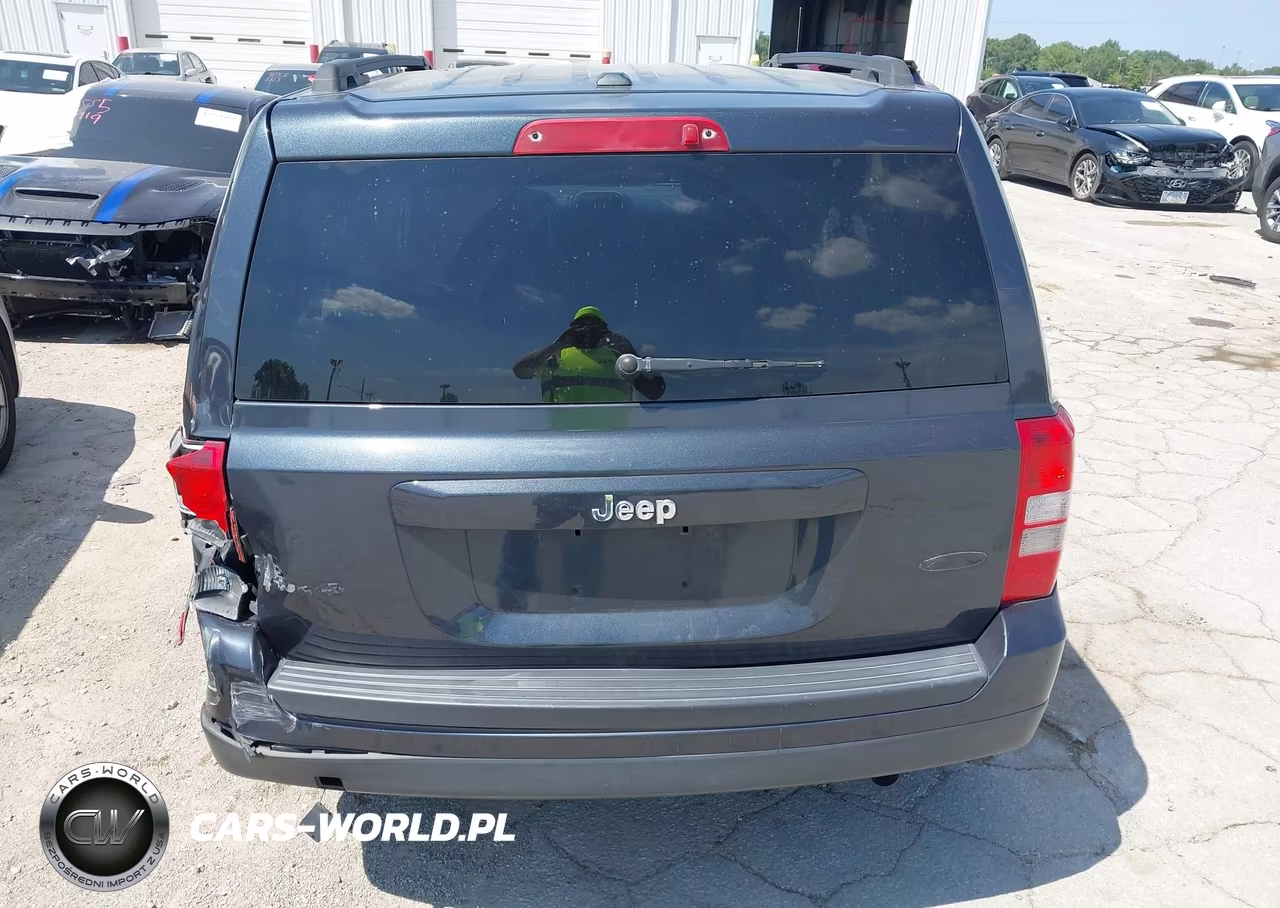 2015 Jeep Patriot Latitude VIN:1C4NJRFB9FD258857 - 16