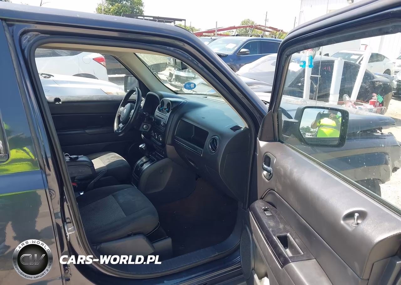 2015 Jeep Patriot Latitude VIN:1C4NJRFB9FD258857 - 5