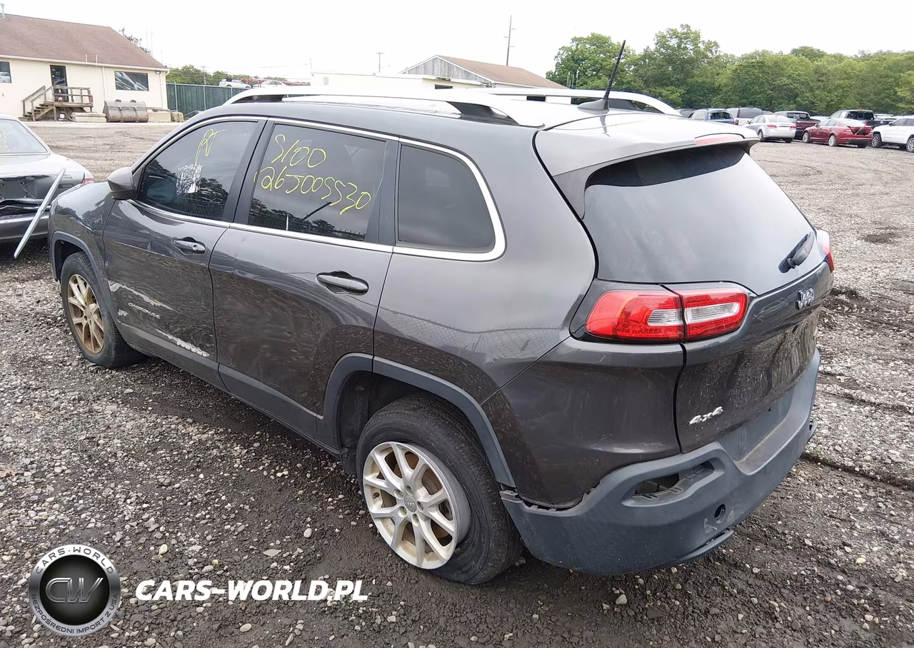 2017 Jeep Cherokee Latitude VIN:1C4PJMCB9HW575433 - 3