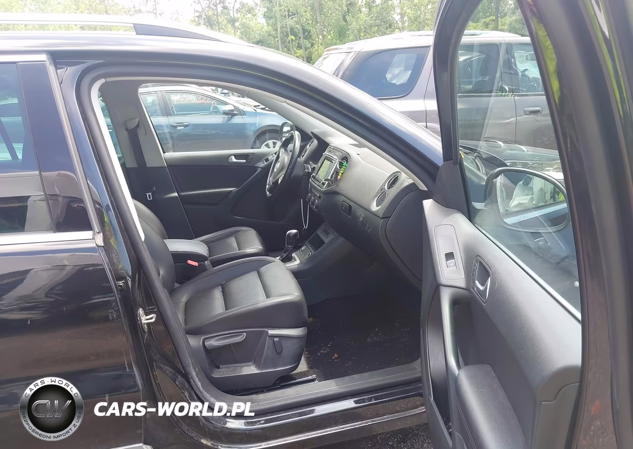 2017 Volkswagen Tiguan 2.0T Wolfsburg Edition VIN:WVGSV7AXXHW513162 - 5