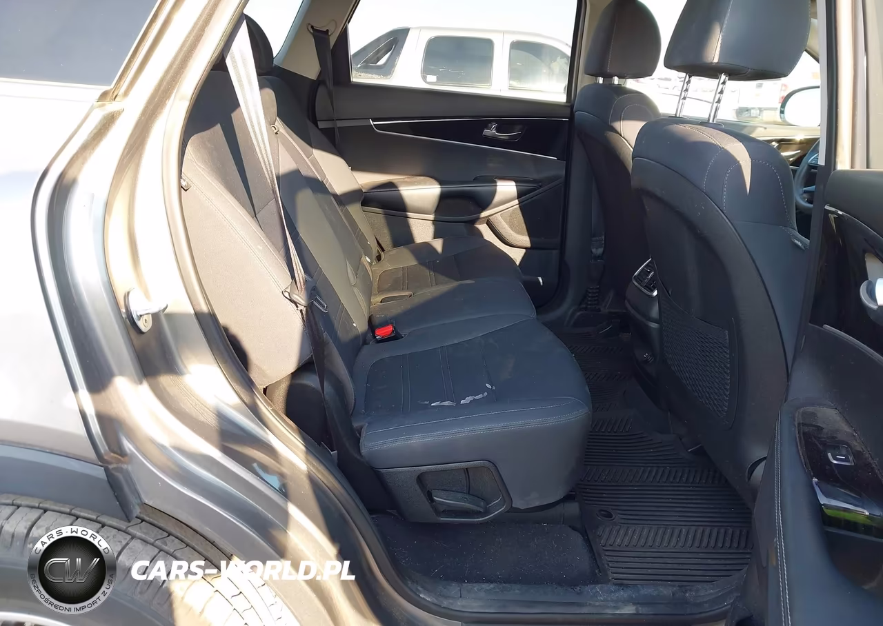 2019 Kia Sorento 2.4L L VIN:5XYPG4A3XKG476442 - 8