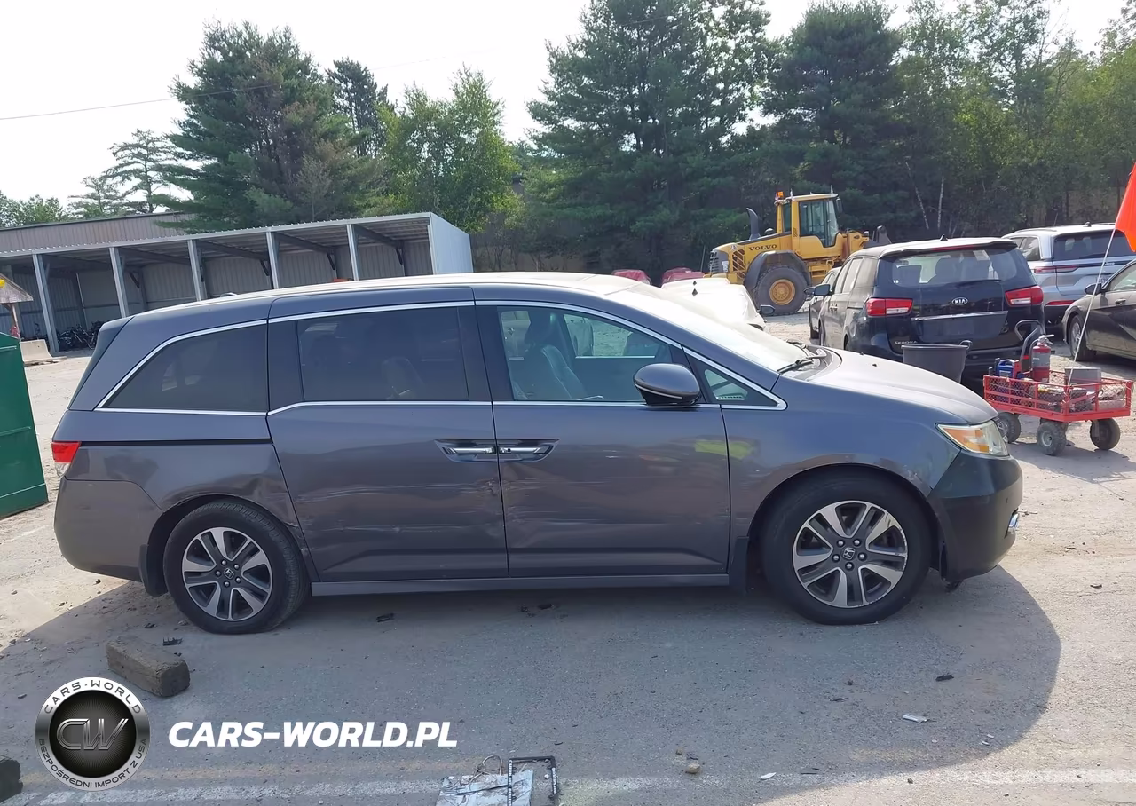 2015 Honda Odyssey Touring-Touring Elite VIN:5FNRL5H98FB077367 - 13