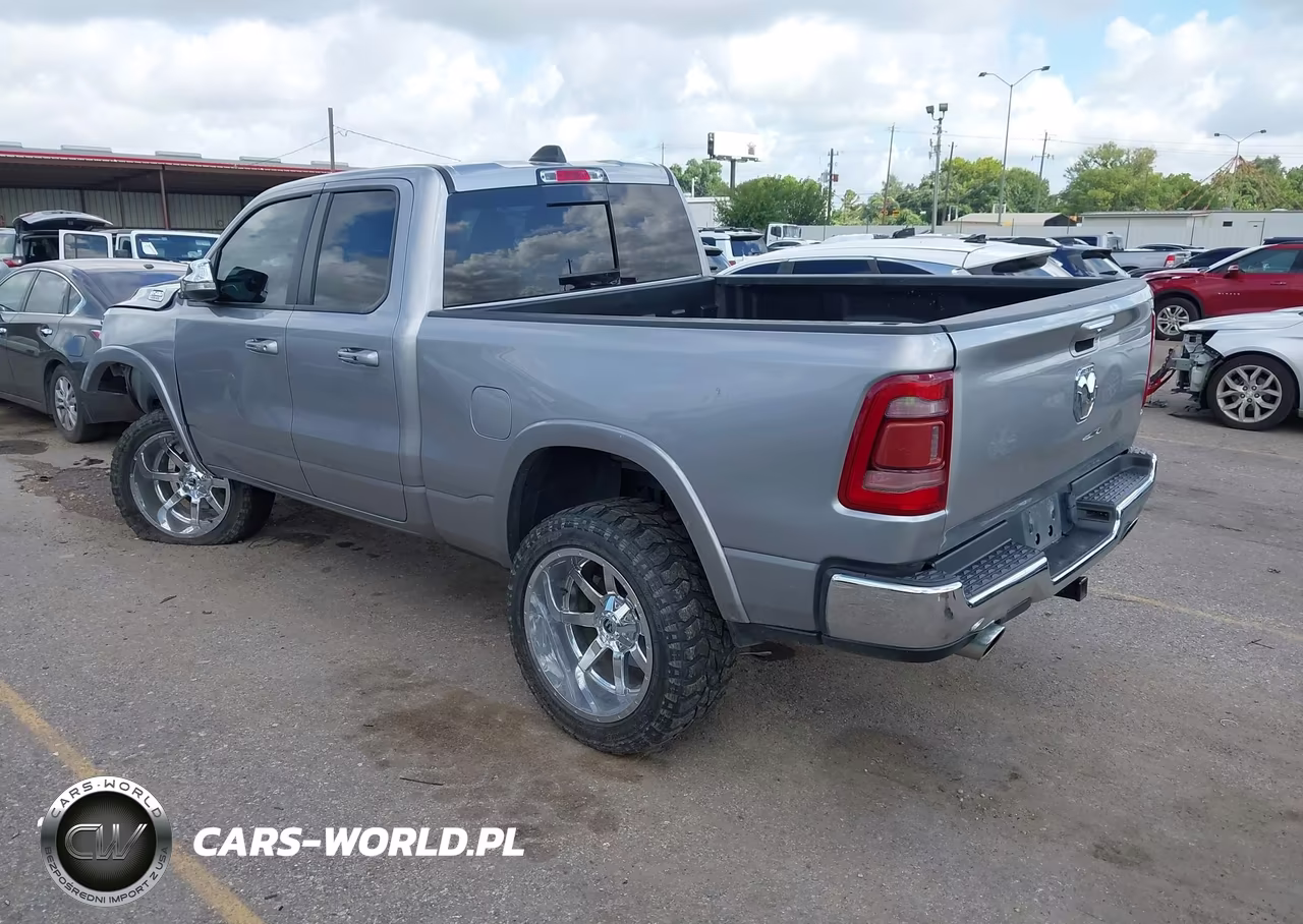 2019 Ram 1500 Laramie 4X4 6'4 Box VIN:1C6SRFDT6KN806329 - 3