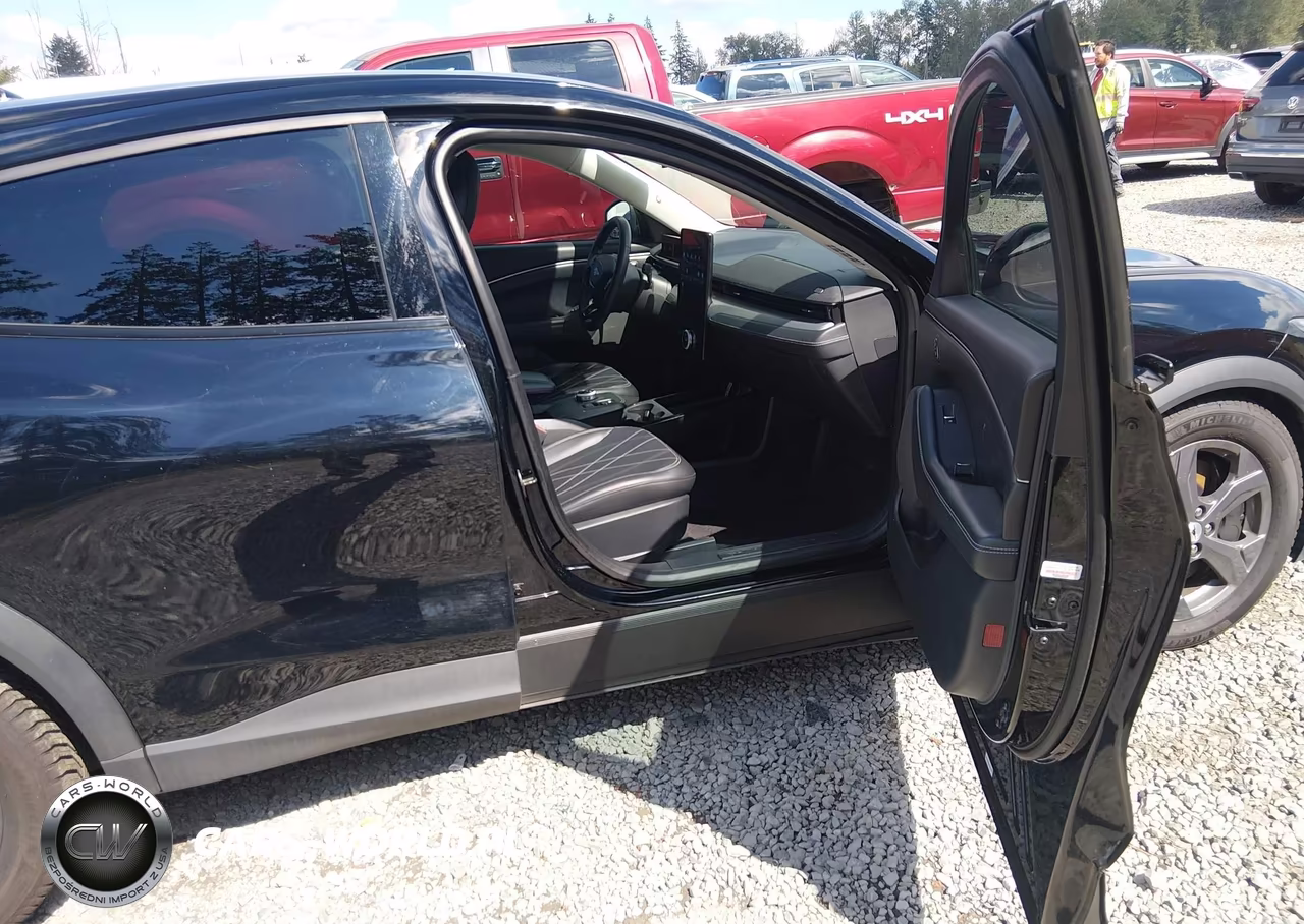 2021 Ford Mustang Mach-E Select VIN:3FMTK1SS3MMA34878 - 5