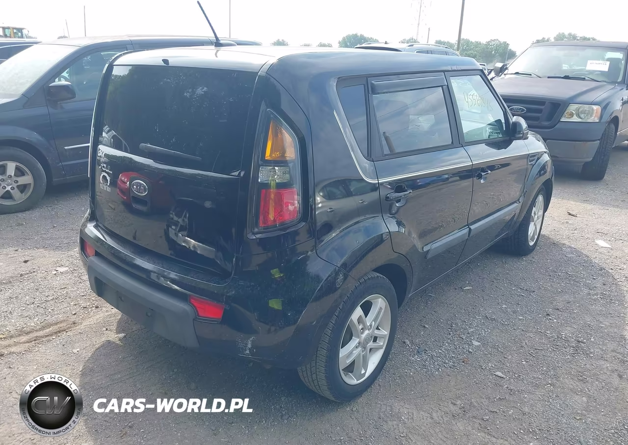 2011 Kia Soul + VIN:KNDJT2A21B7710543 - 4