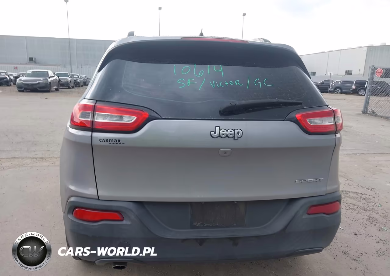 2015 Jeep Cherokee Sport VIN:1C4PJLAB5FW684000 - 16