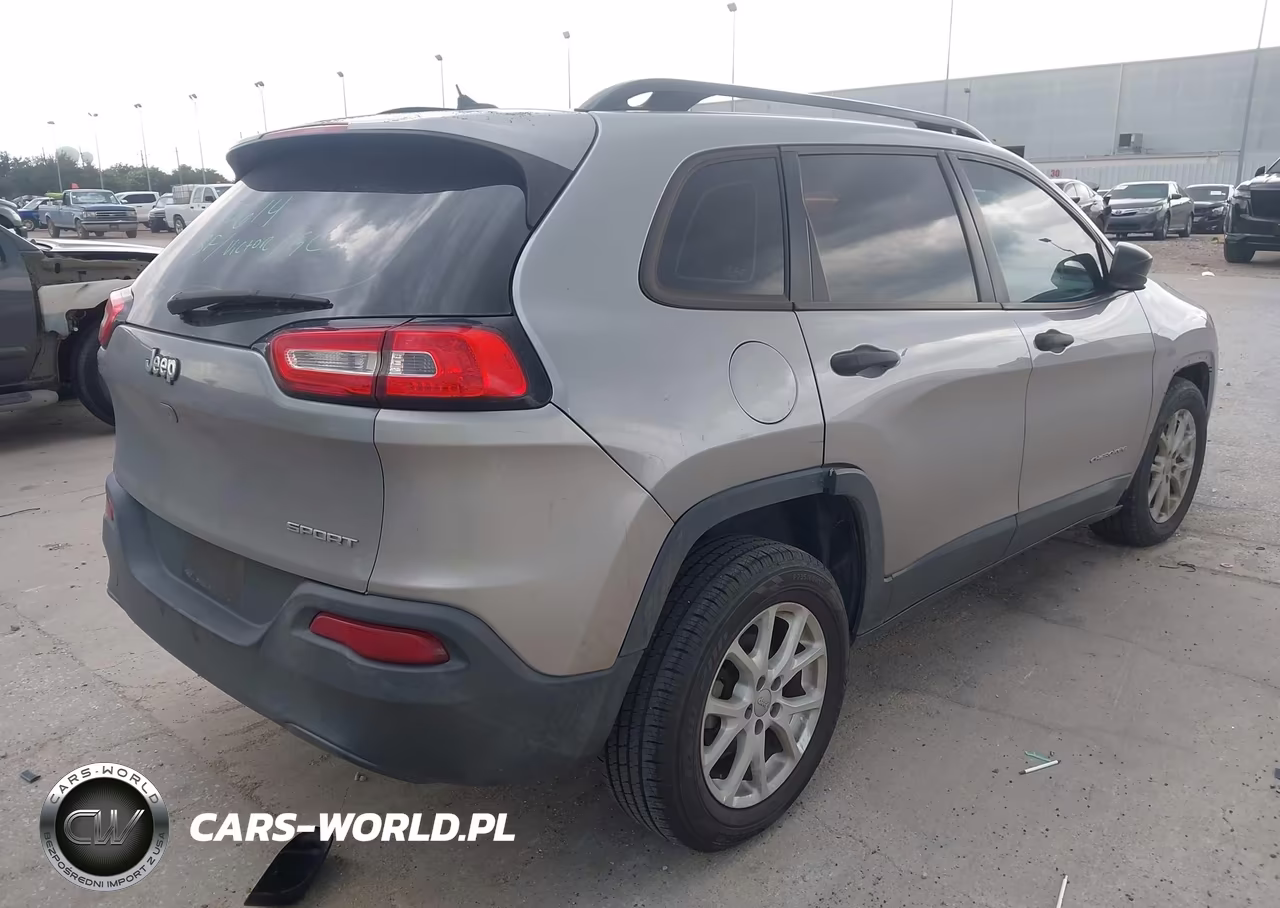 2015 Jeep Cherokee Sport VIN:1C4PJLAB5FW684000 - 4