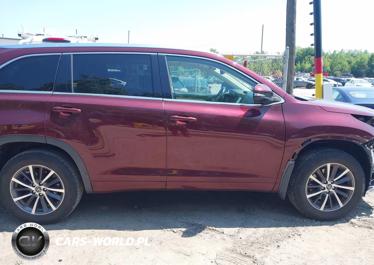 2018 Toyota Highlander Xle VIN:5TDJZRFH3JS809065 - 13