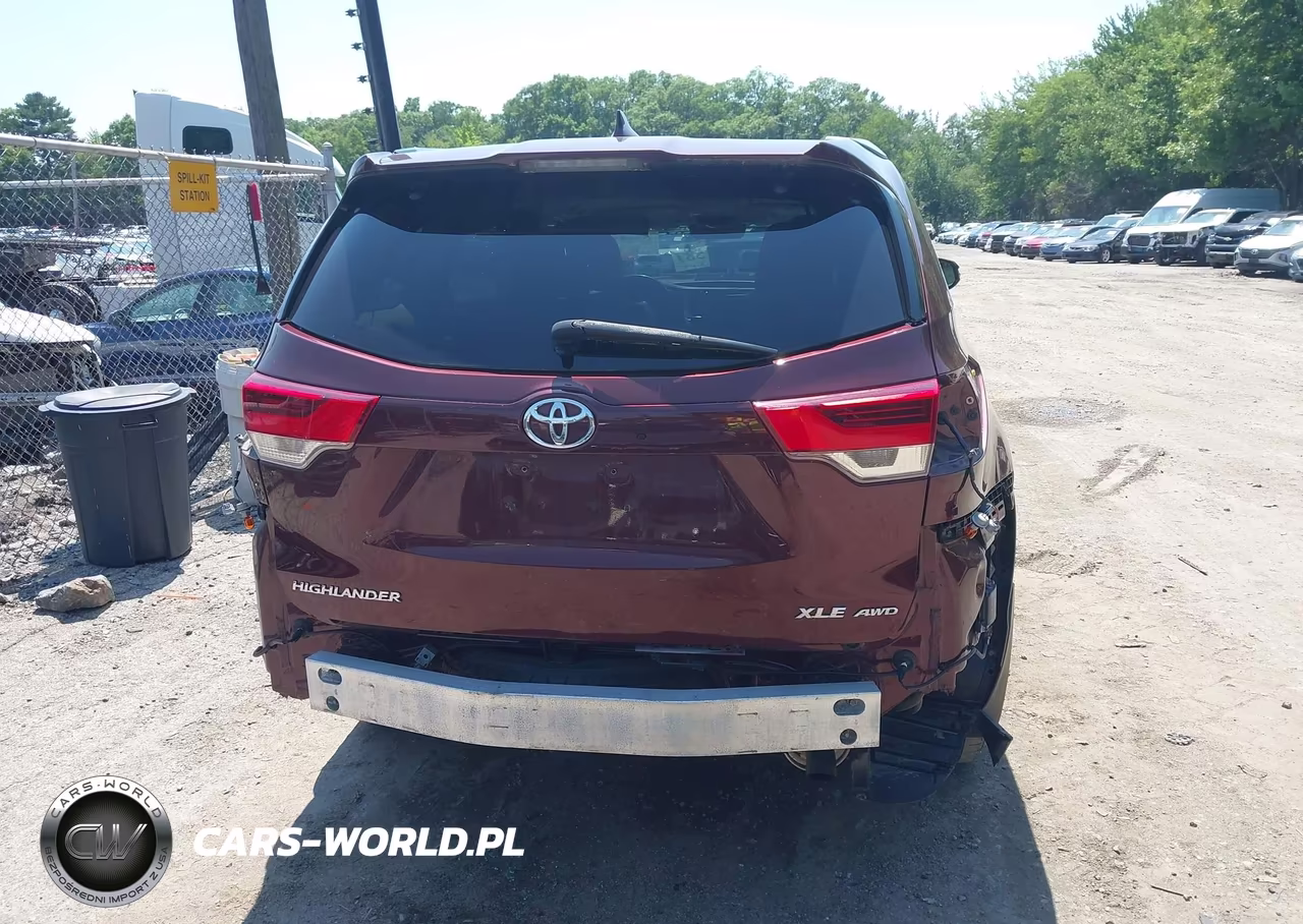 2018 Toyota Highlander Xle VIN:5TDJZRFH3JS809065 - 16