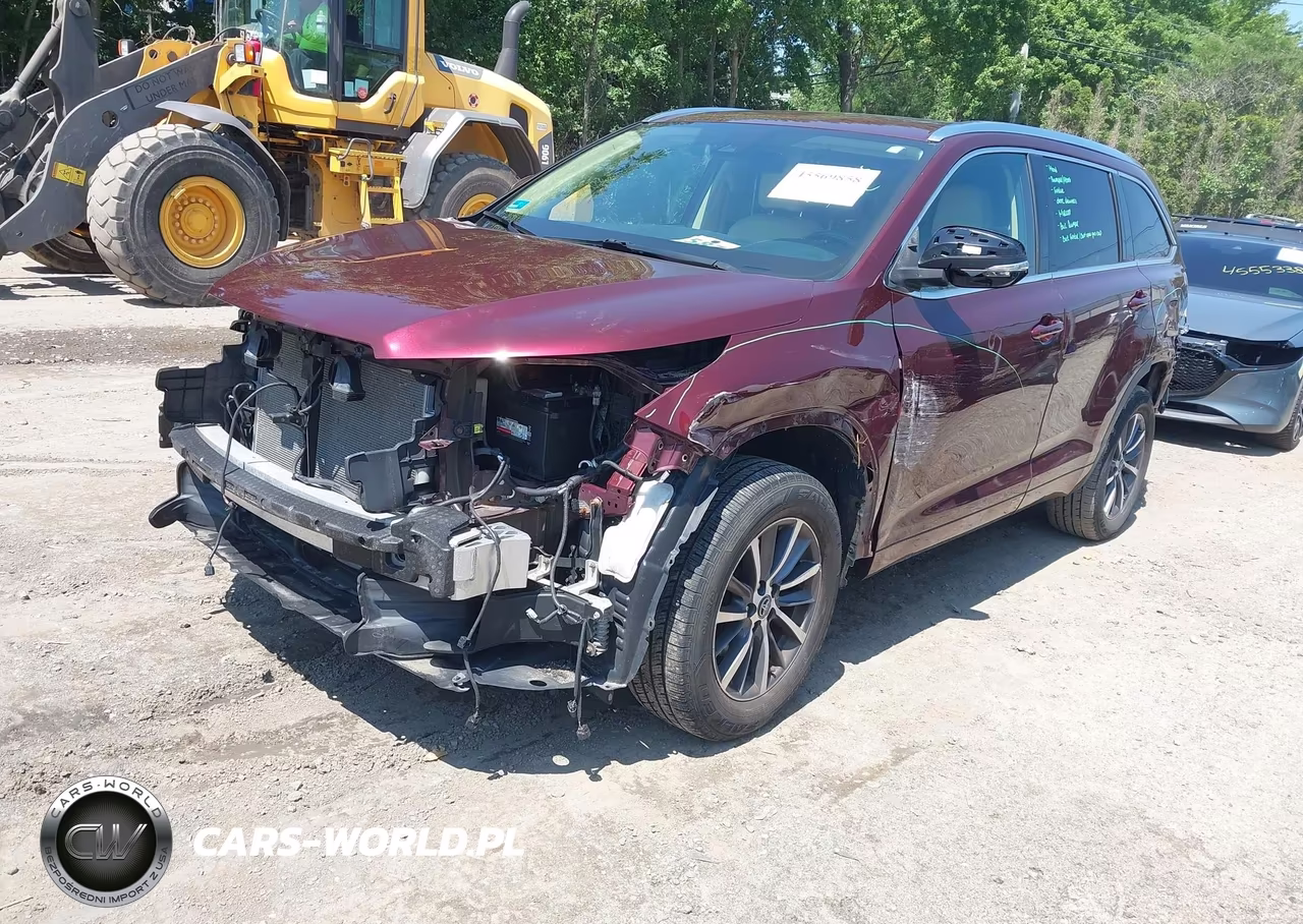 2018 Toyota Highlander Xle VIN:5TDJZRFH3JS809065 - 2