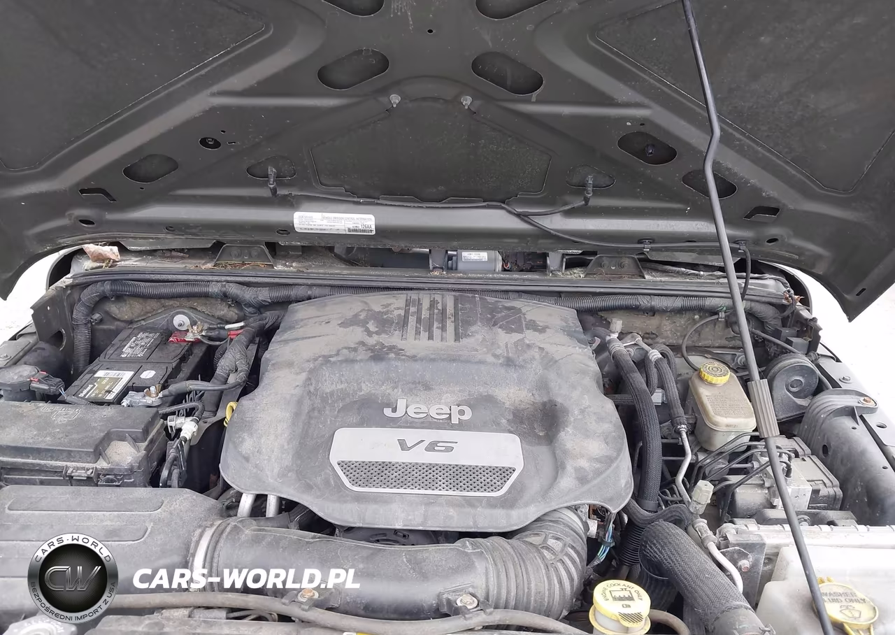 2015 Jeep Wrangler Unlimited Sport VIN:1C4BJWDG2FL768103 - 10