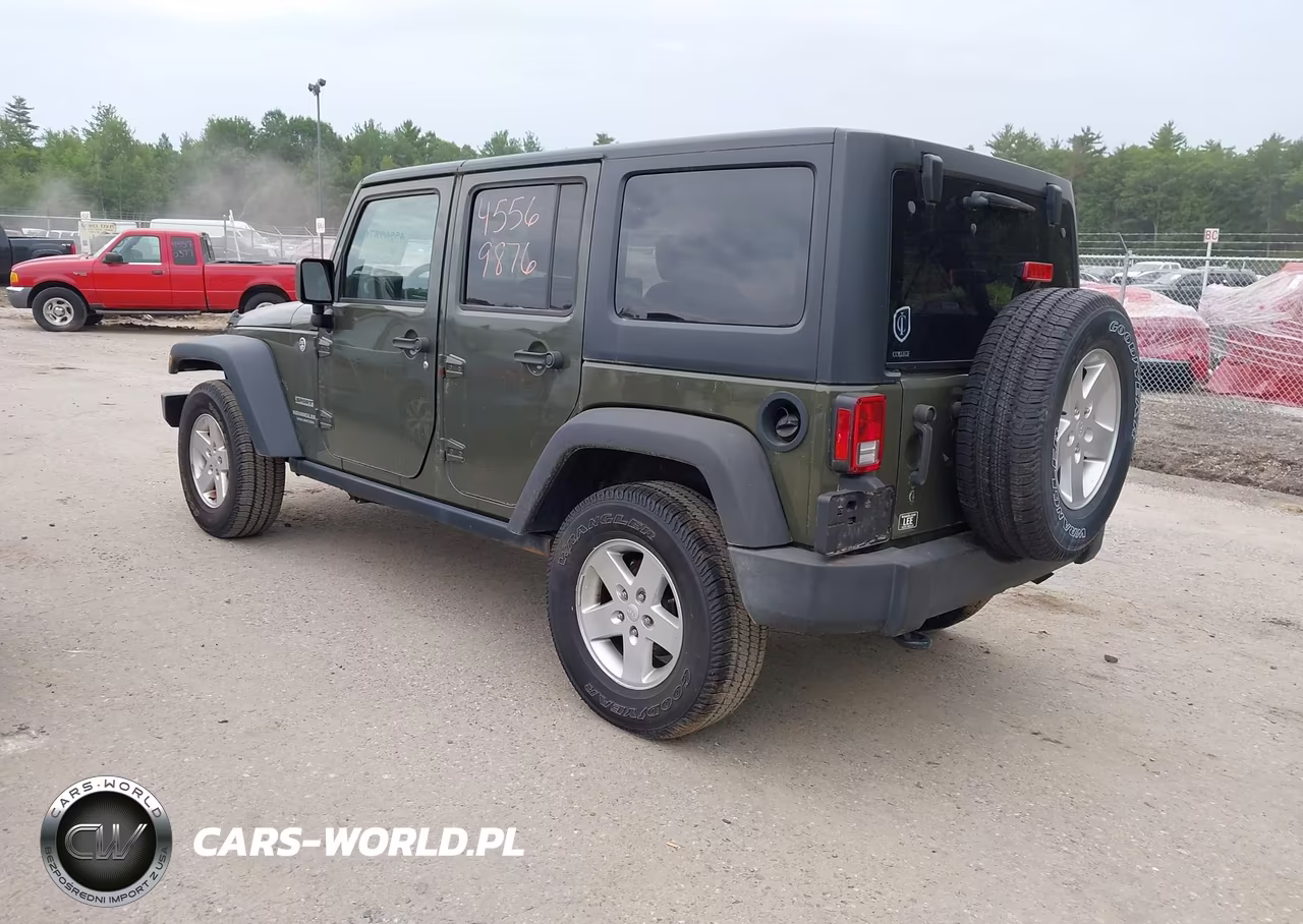 2015 Jeep Wrangler Unlimited Sport VIN:1C4BJWDG2FL768103 - 3