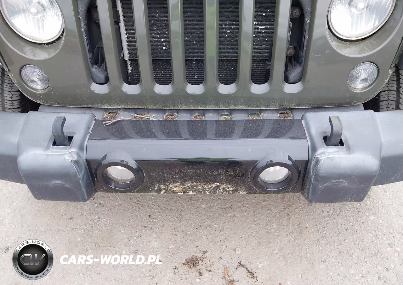 2015 Jeep Wrangler Unlimited Sport VIN:1C4BJWDG2FL768103 - 6