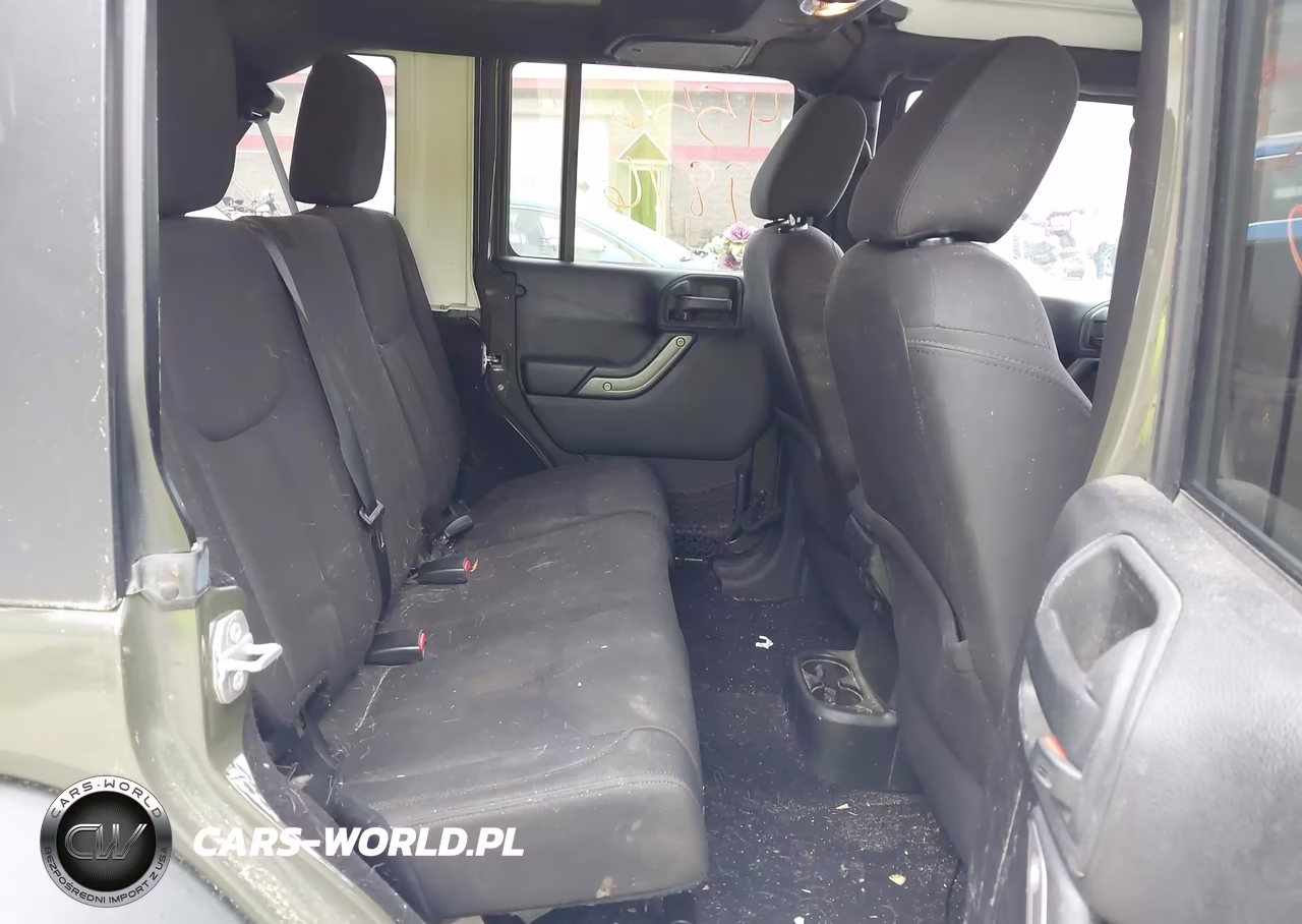 2015 Jeep Wrangler Unlimited Sport VIN:1C4BJWDG2FL768103 - 8
