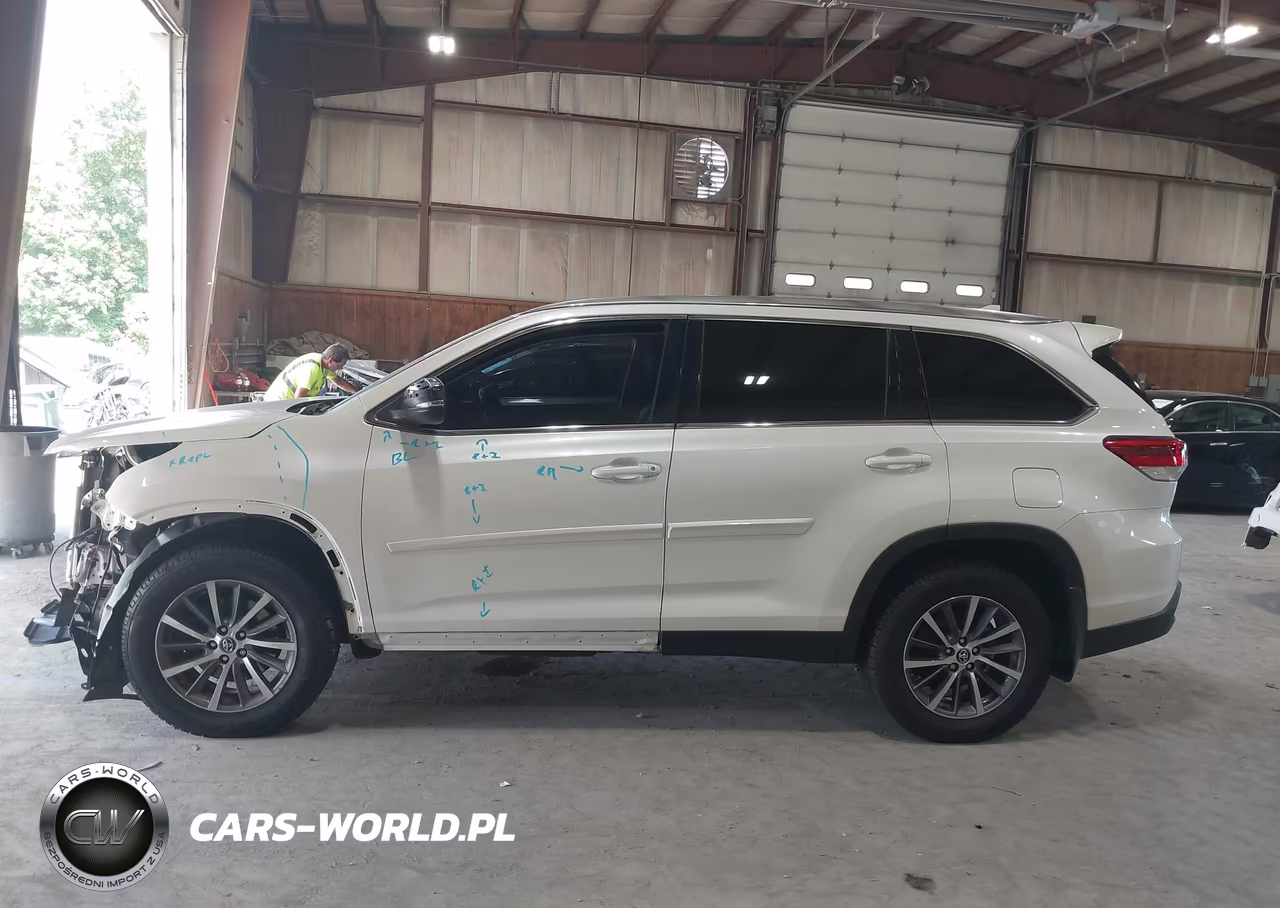2019 Toyota Highlander Xle VIN:5TDJZRFH1KS937306 - 15
