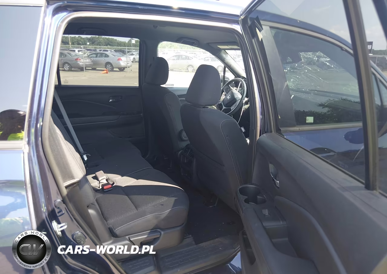 2019 Honda Passport Sport VIN:5FNYF8H25KB005950 - 8