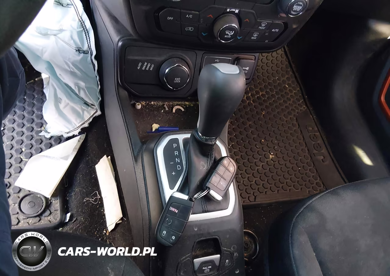 2018 Jeep Renegade Upland Edition 4X4 VIN:ZACCJBAB1JPH82231 - 11