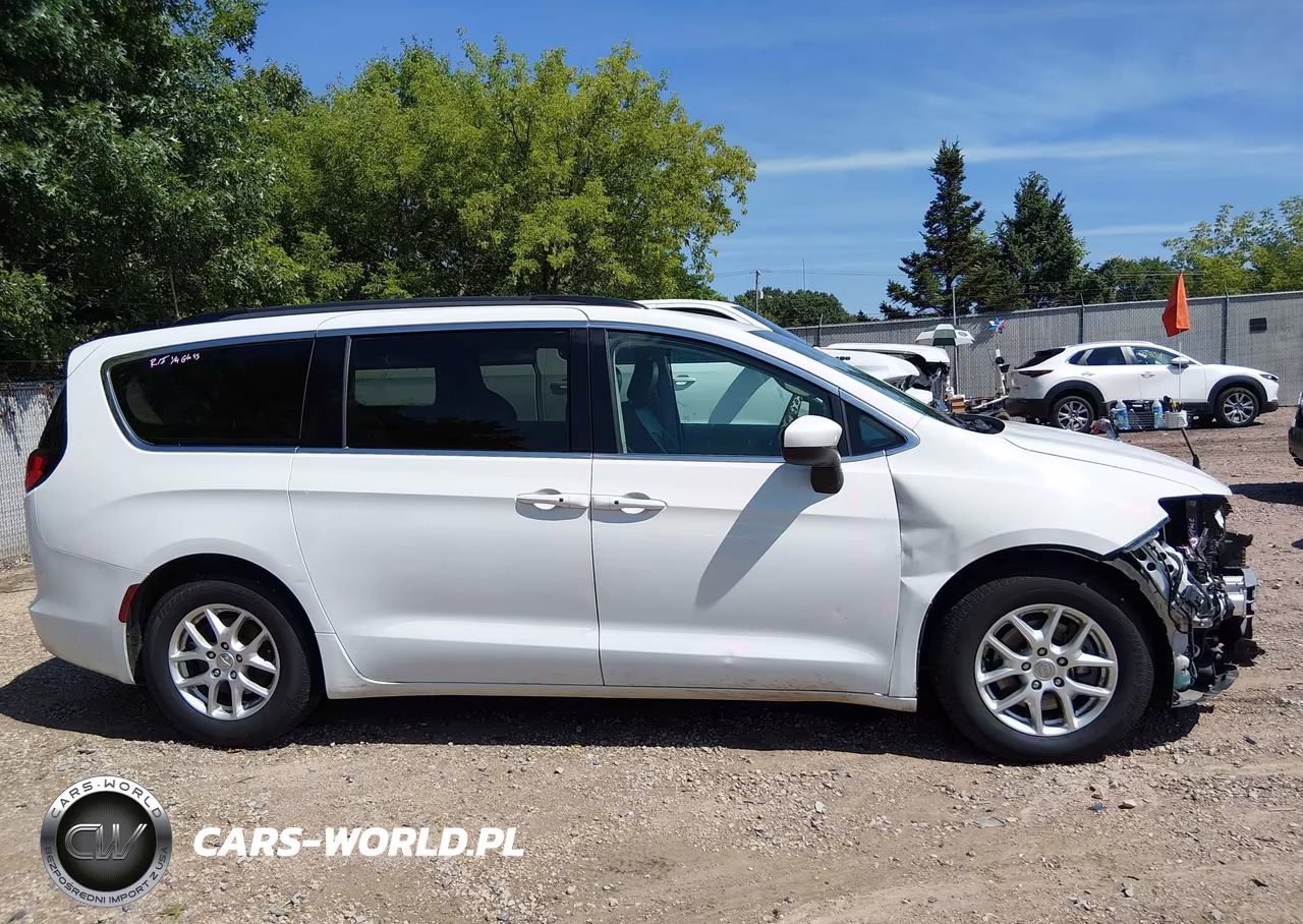 2020 Chrysler Voyager Lxi VIN:2C4RC1DG2LR261281 - 14