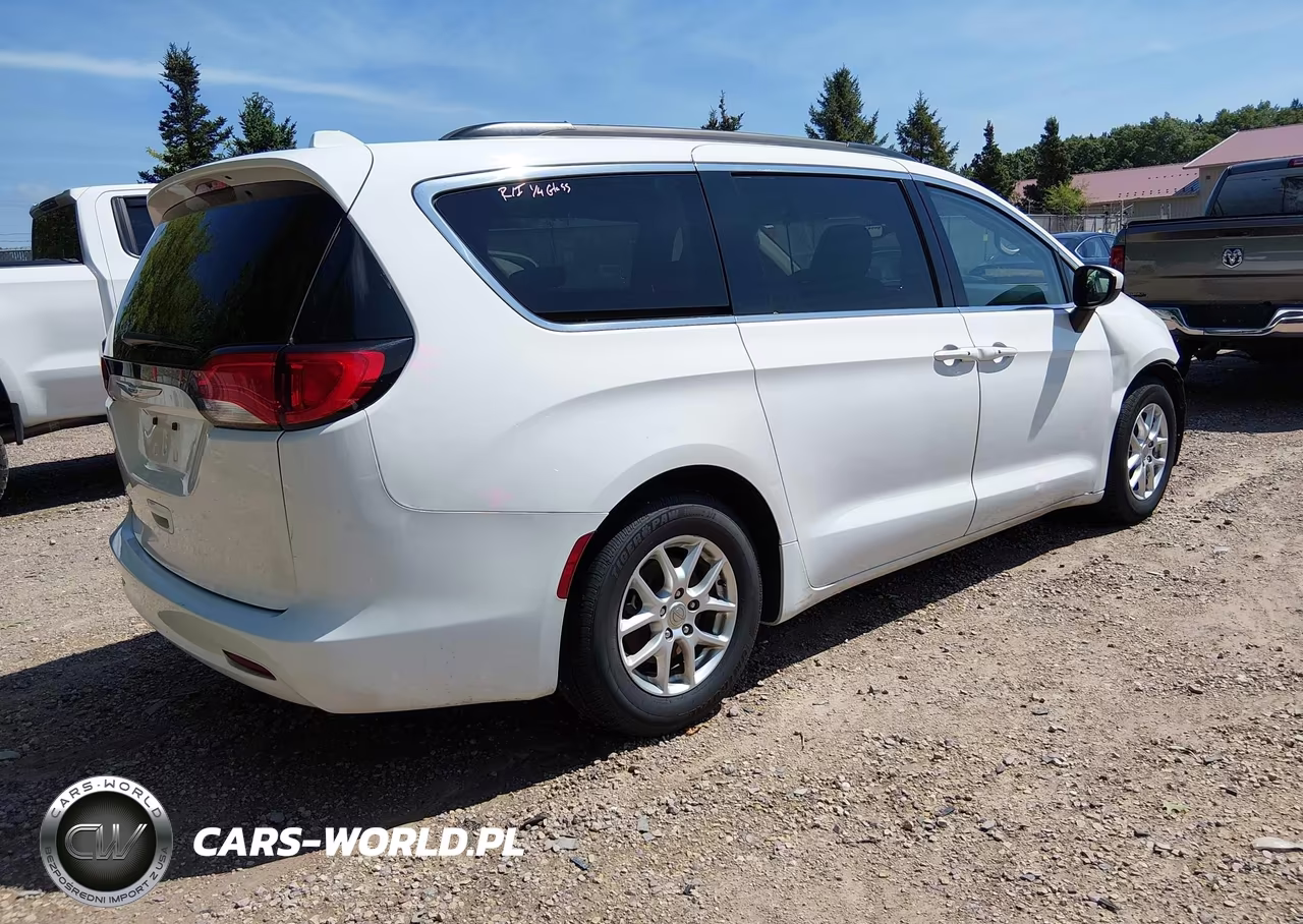 2020 Chrysler Voyager Lxi VIN:2C4RC1DG2LR261281 - 4