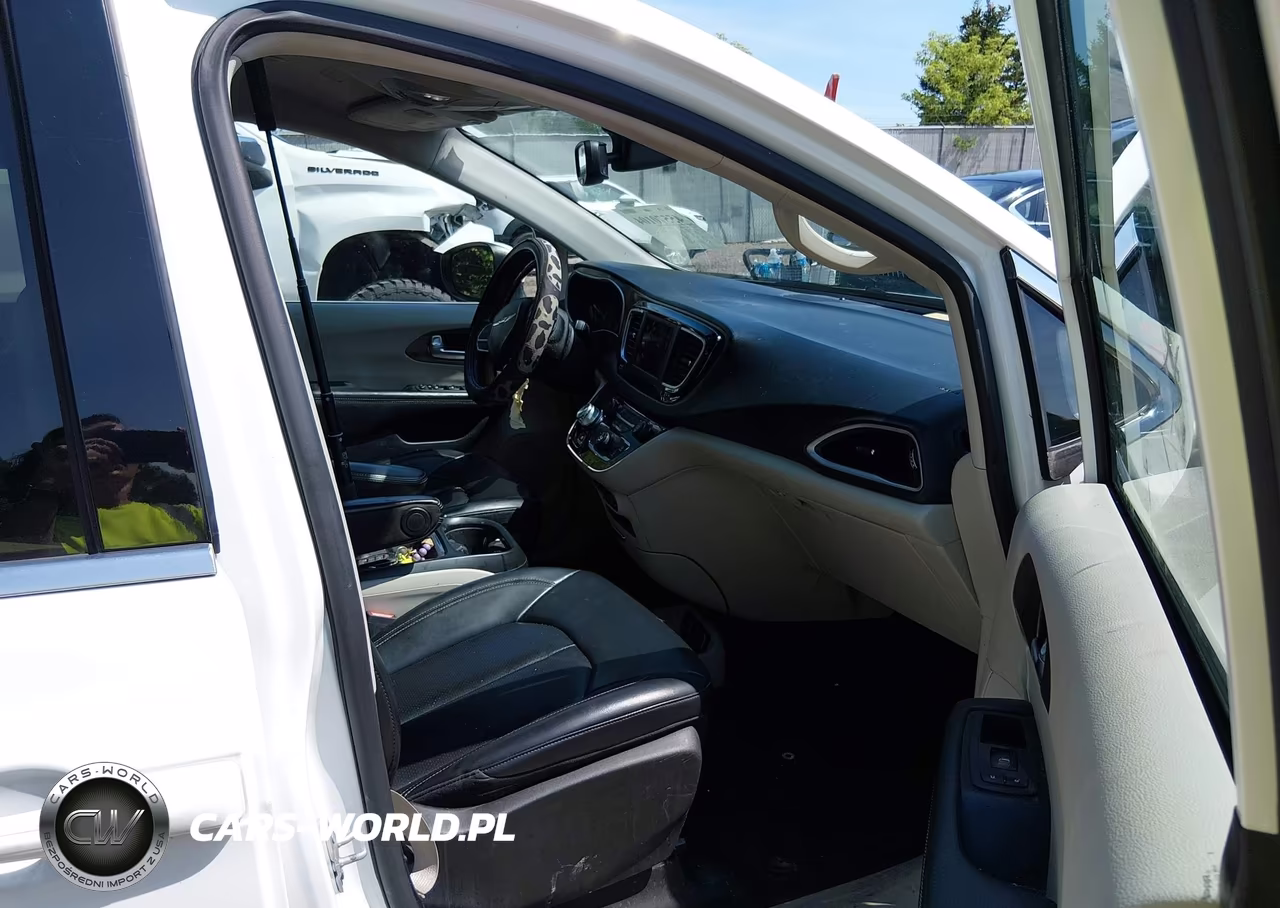 2020 Chrysler Voyager Lxi VIN:2C4RC1DG2LR261281 - 5